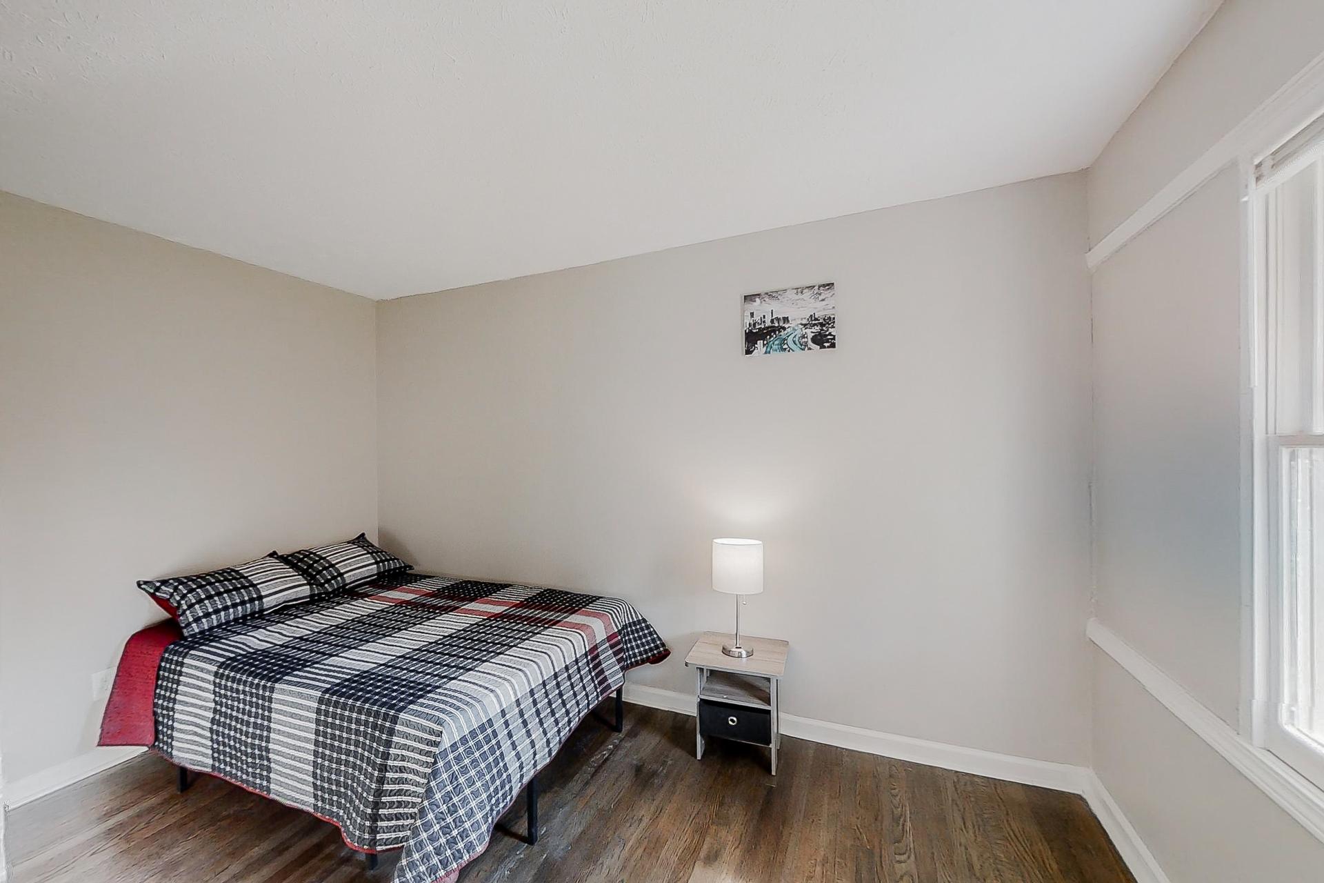 bedroom, detected: window blind, bed