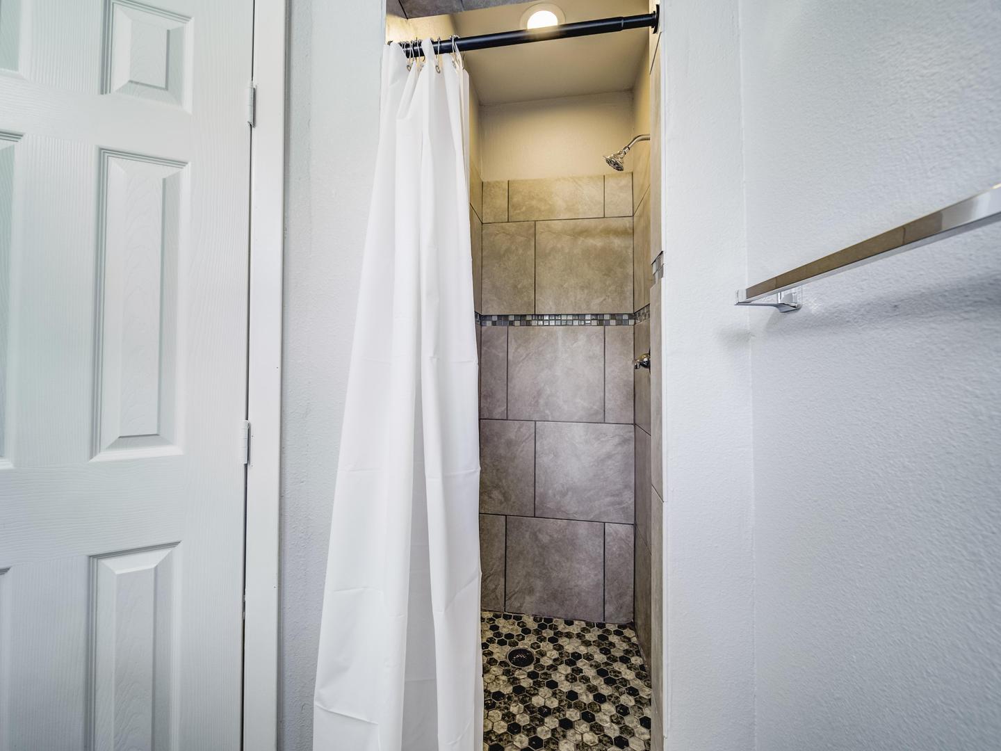 Bathroom(s)