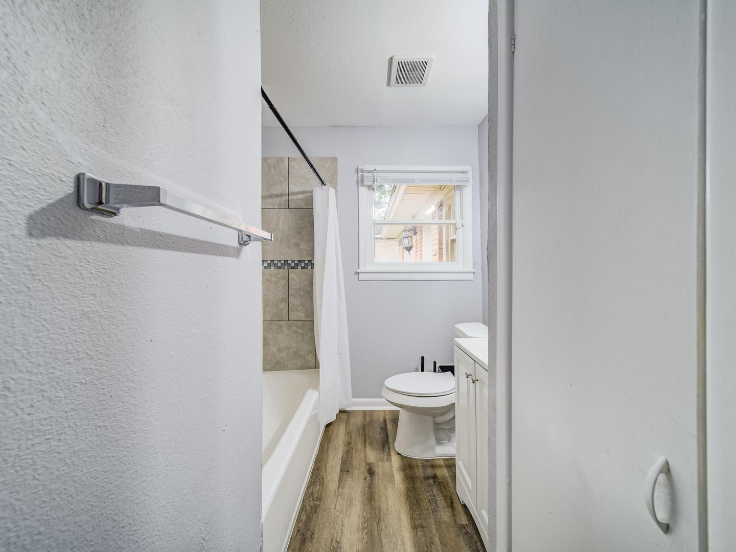 Bathroom(s)