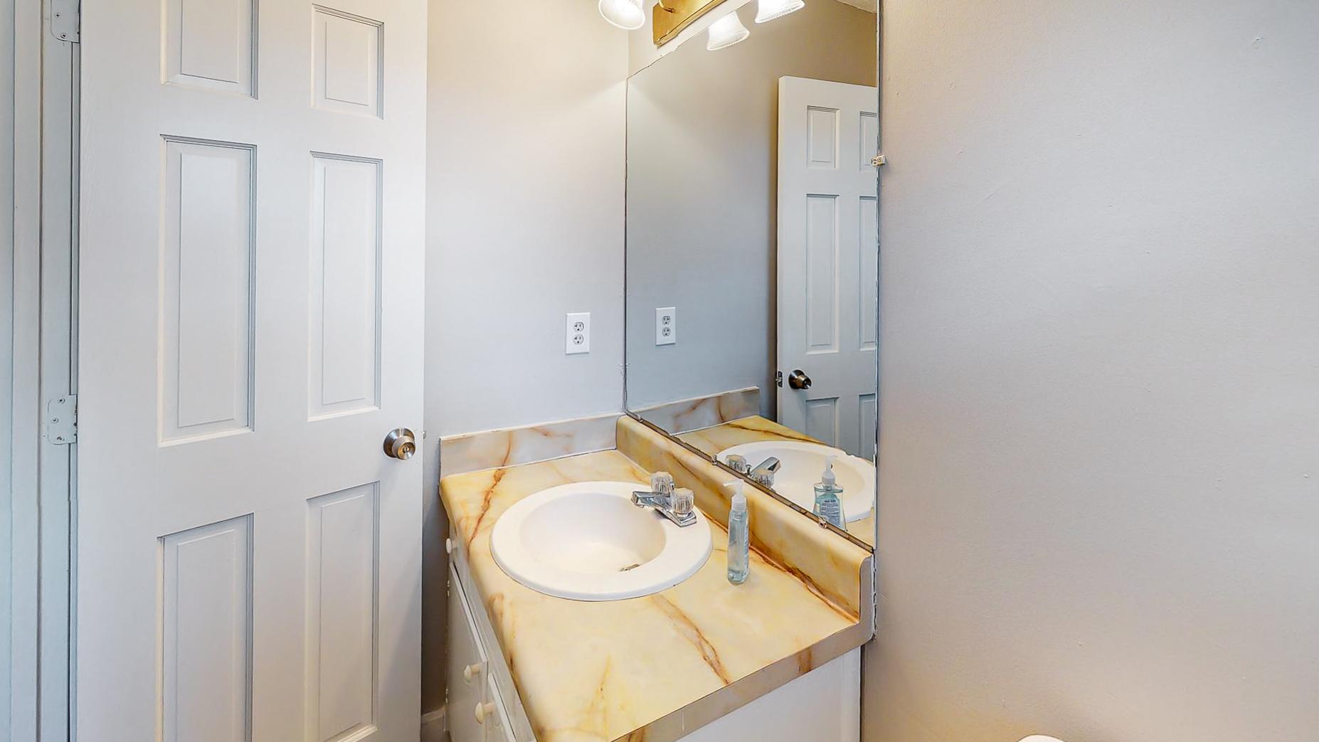 Bathroom(s)