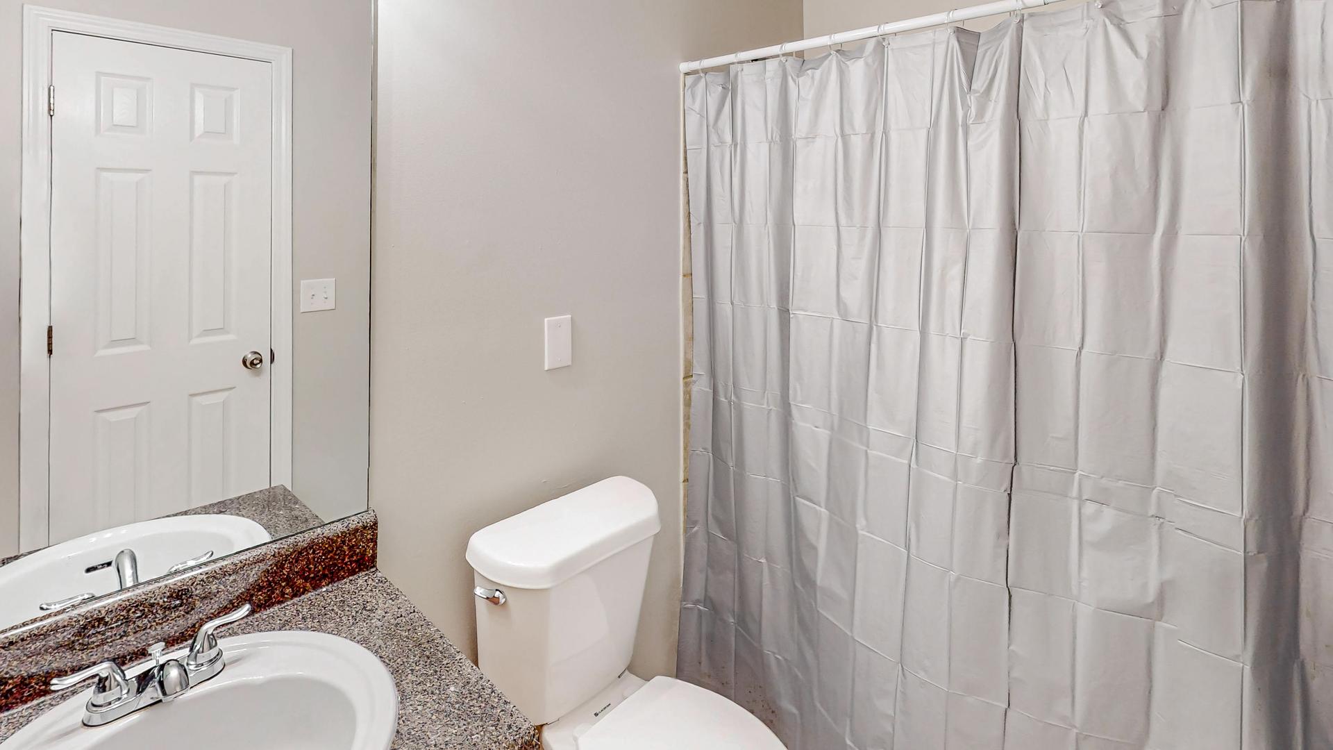 Bathroom(s)