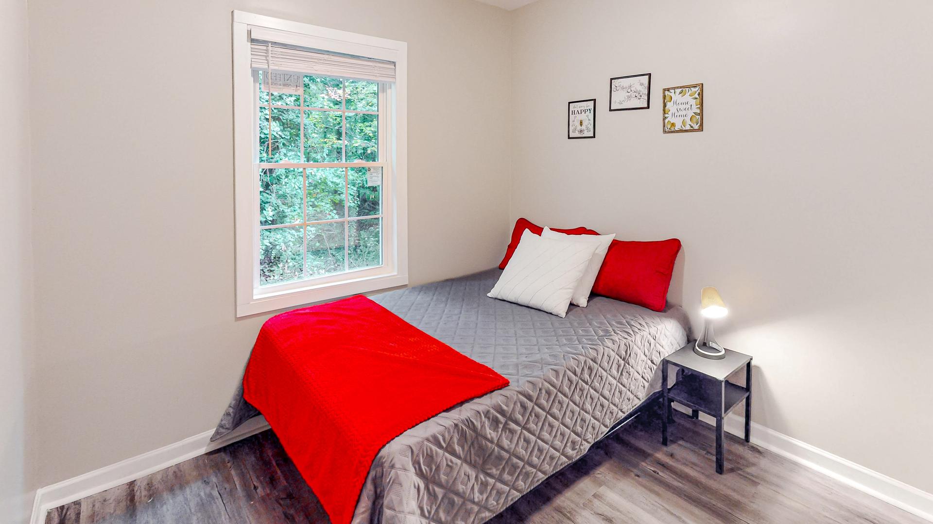 bedroom, detected: bed
