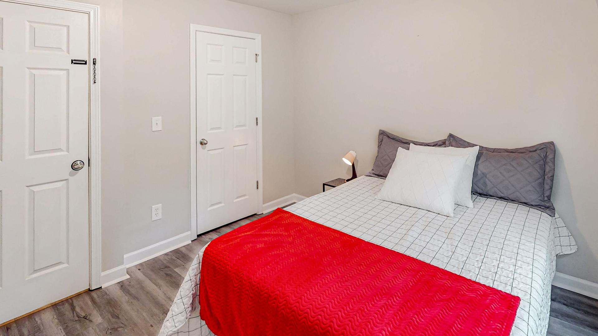 bedroom, detected: bed