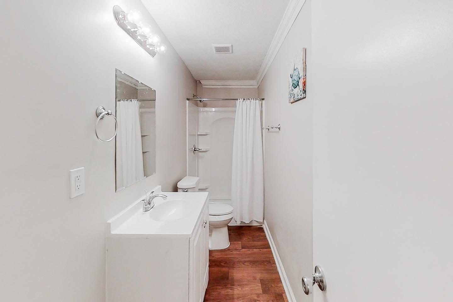 Bathroom(s)