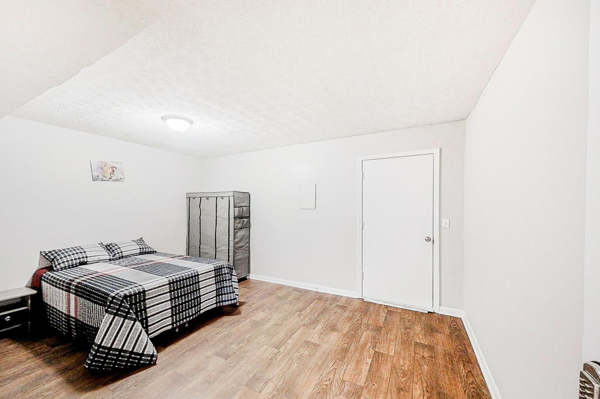 bedroom, detected: bed