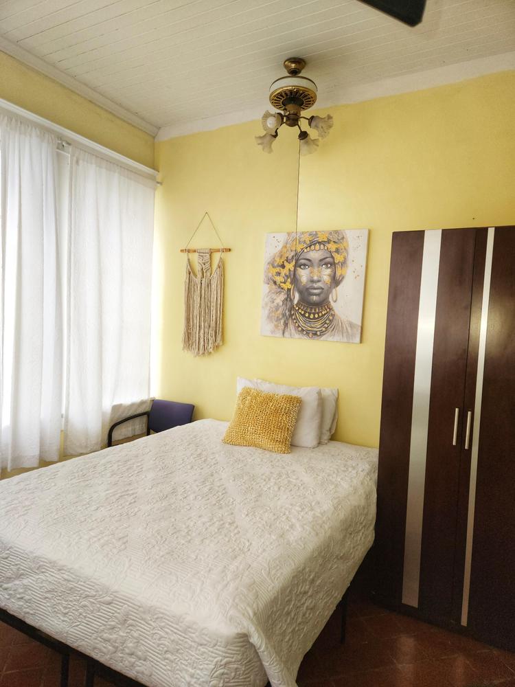 Noire Room