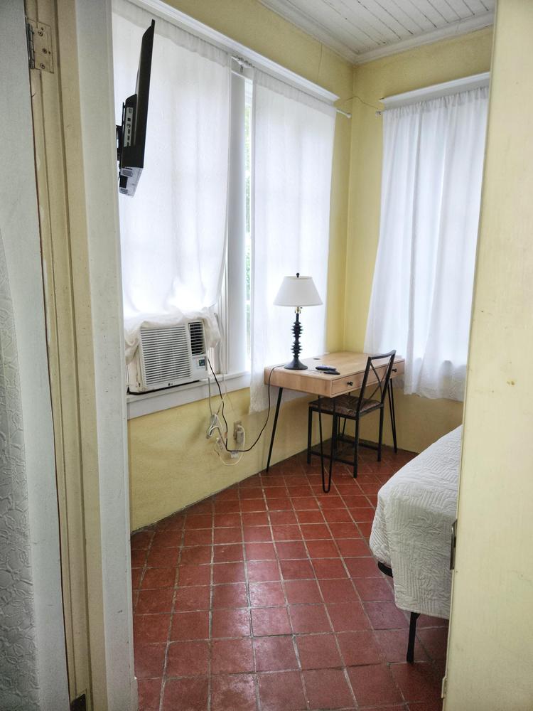 Noire Room
