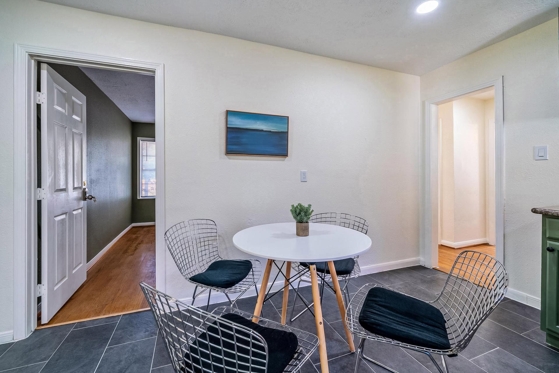 dining_room, detected: