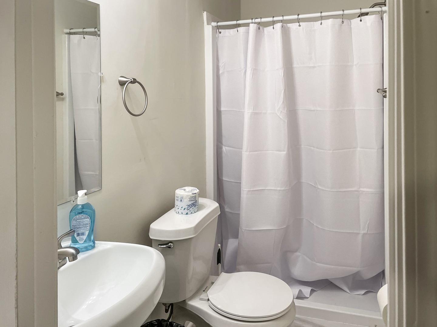 Bathroom(s)