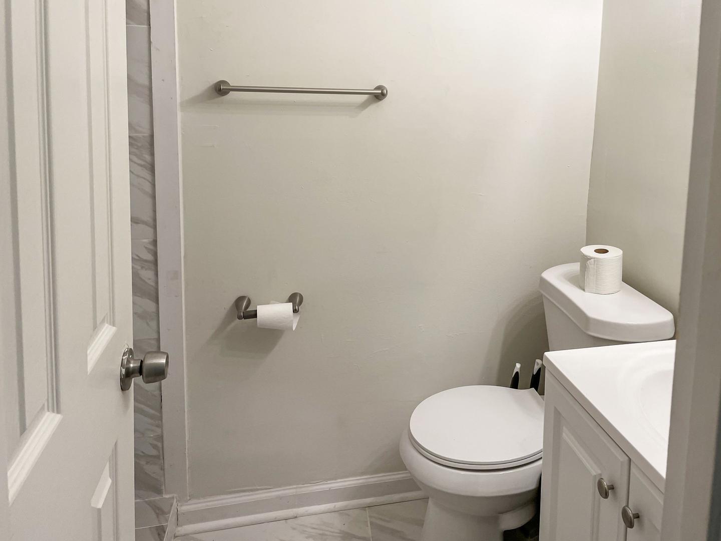 Bathroom(s)