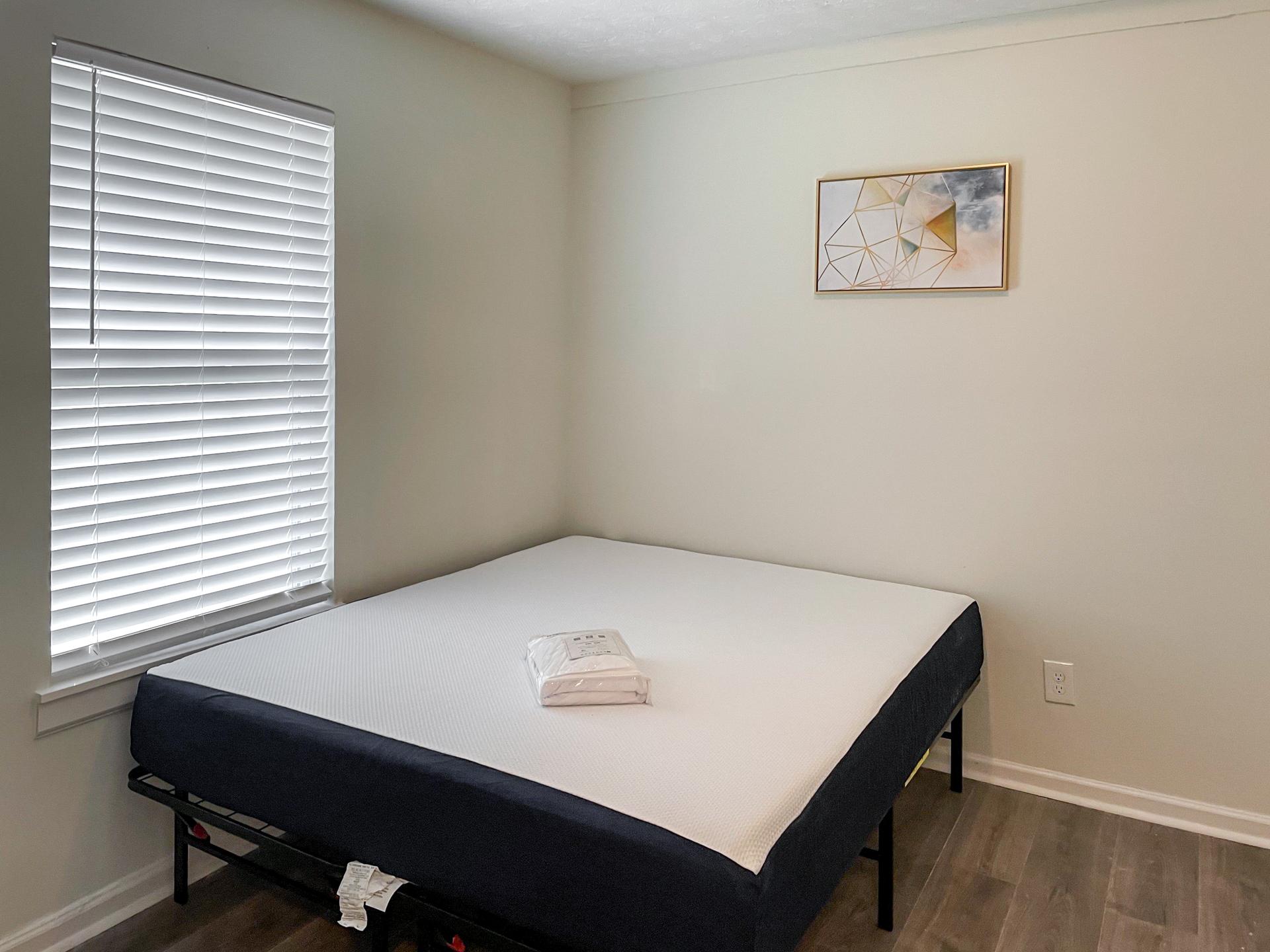 bedroom, detected: bed, window blind
