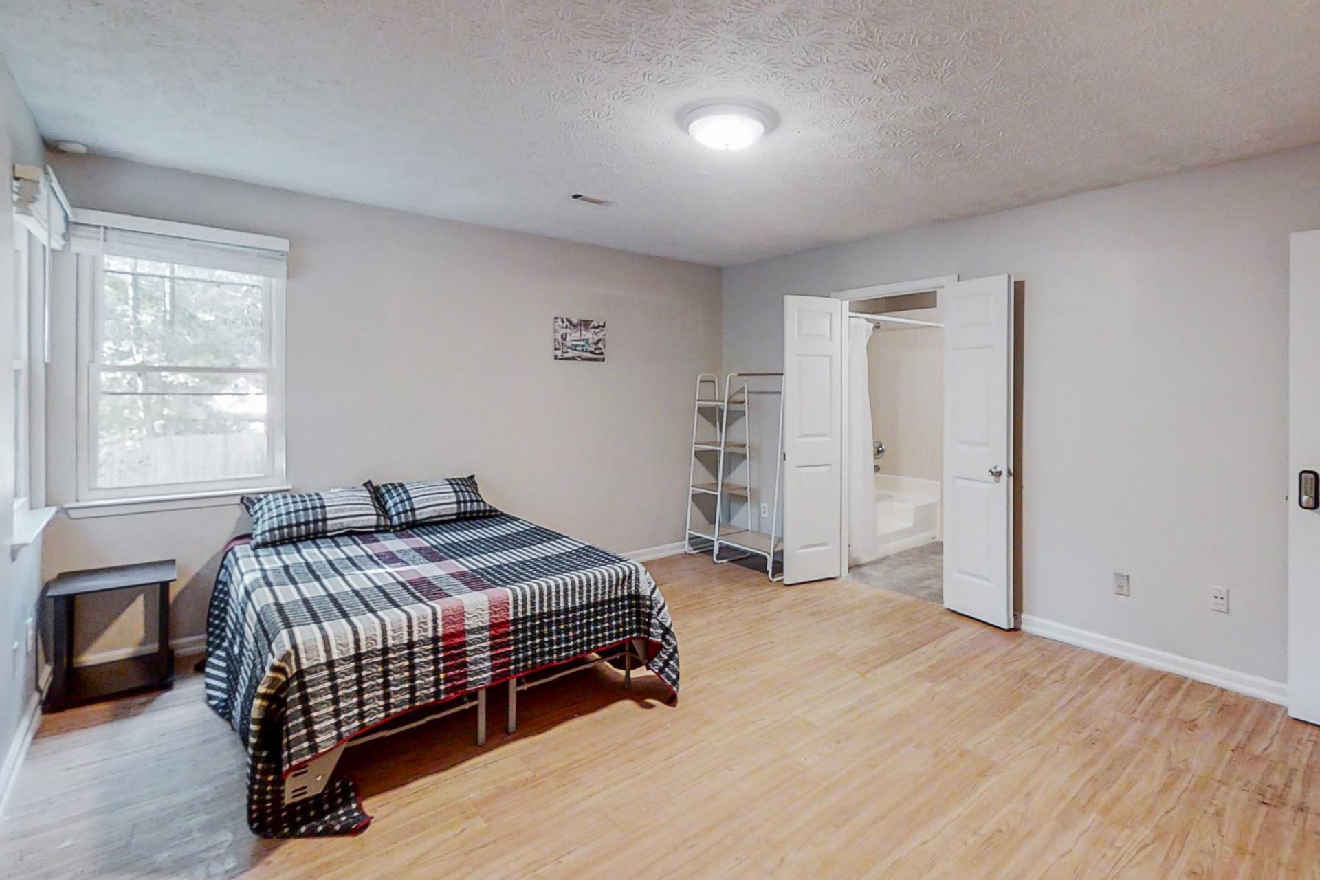 bedroom, detected: bed, window blind