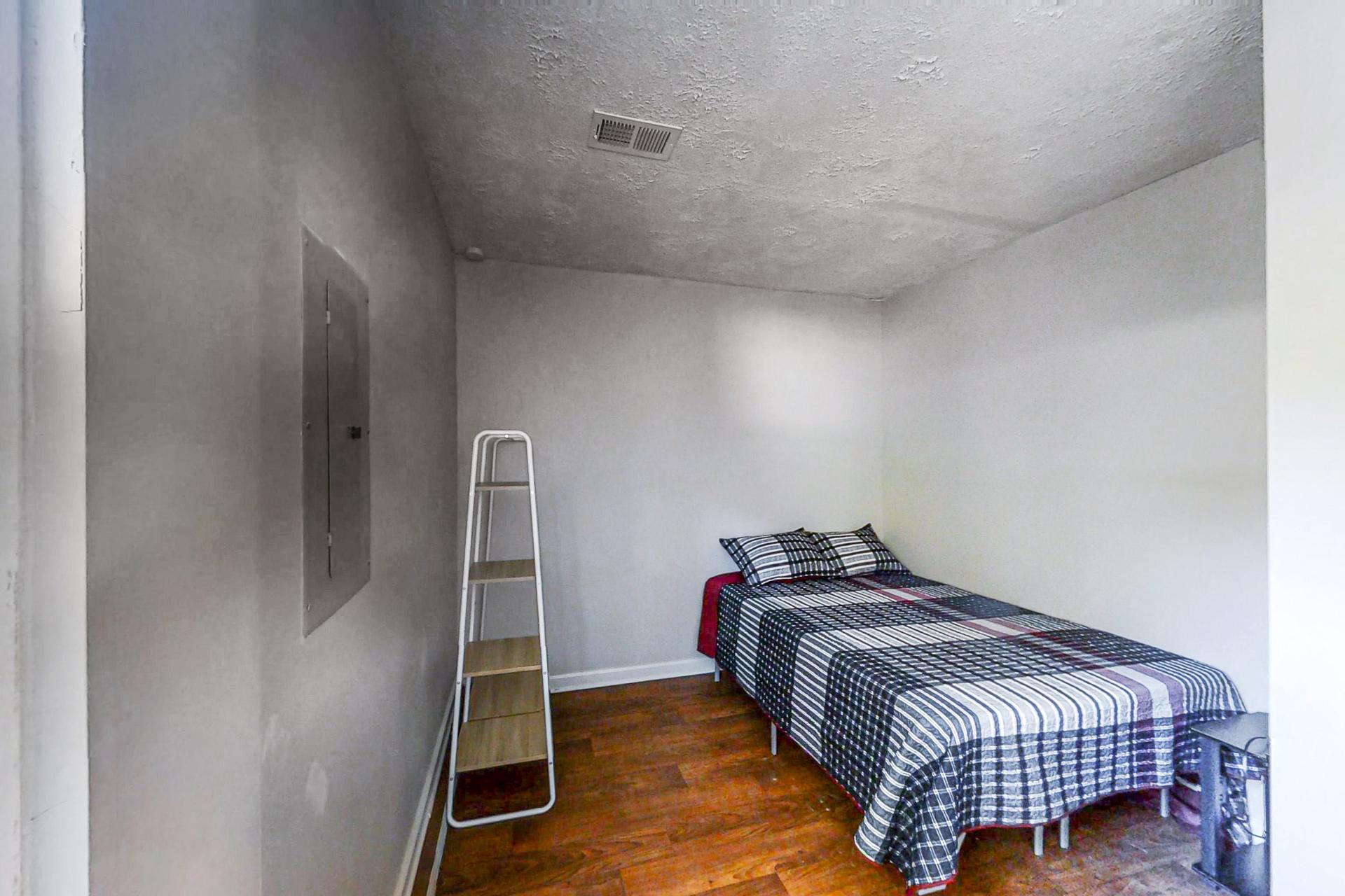 bedroom, detected: bed