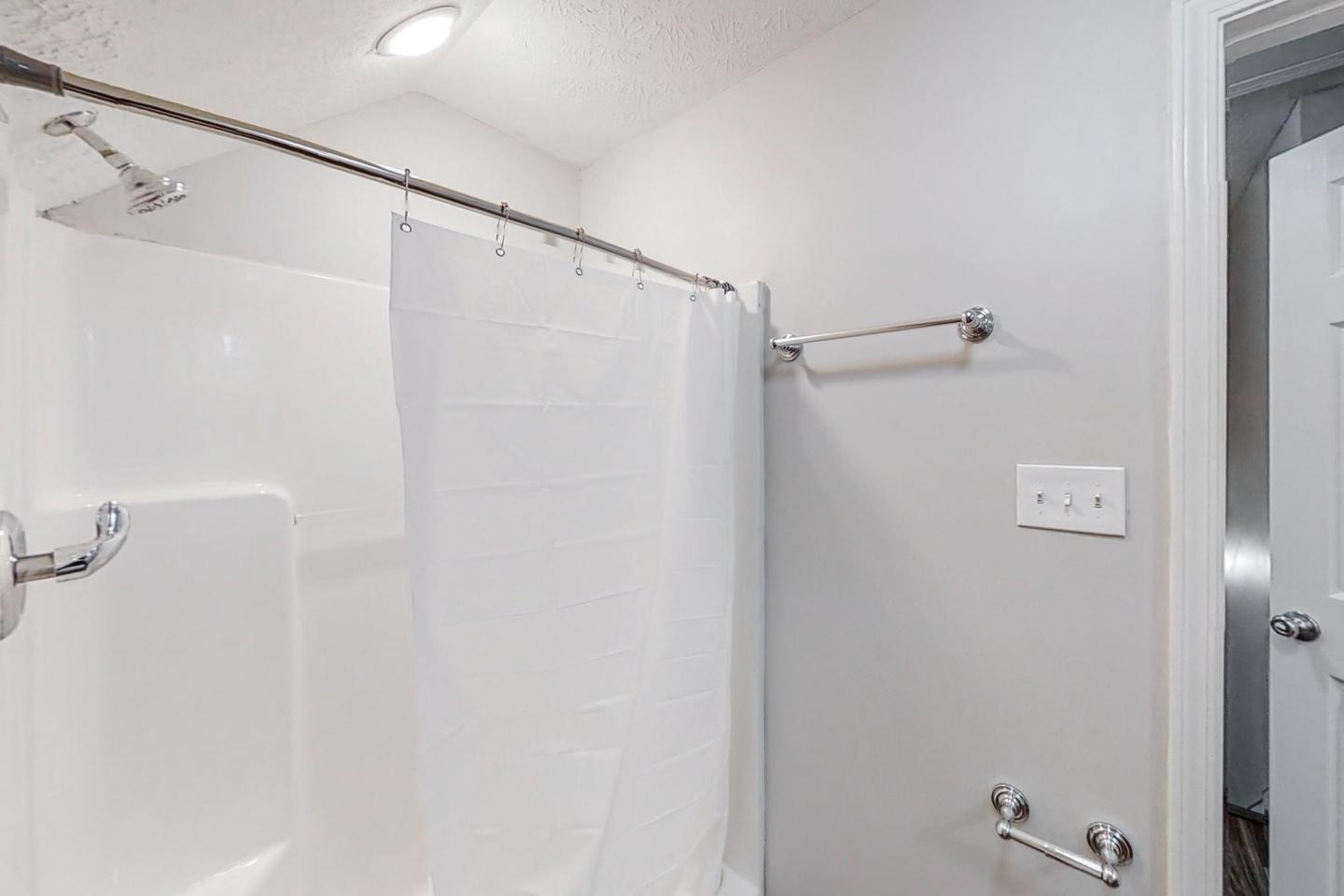 Bathroom(s)