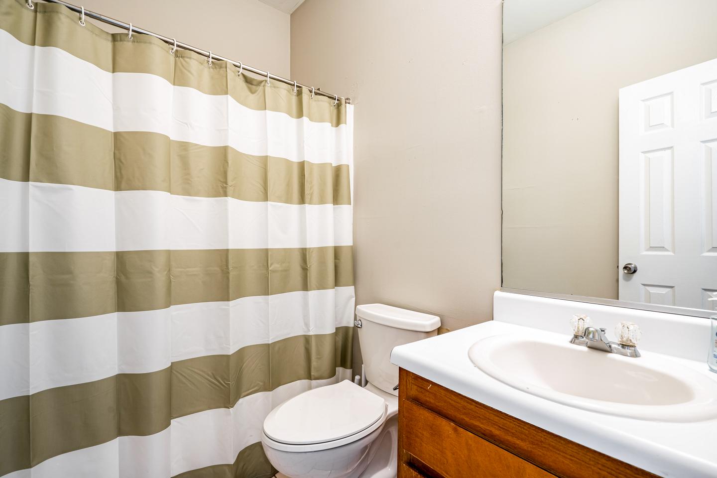 Bathroom(s)