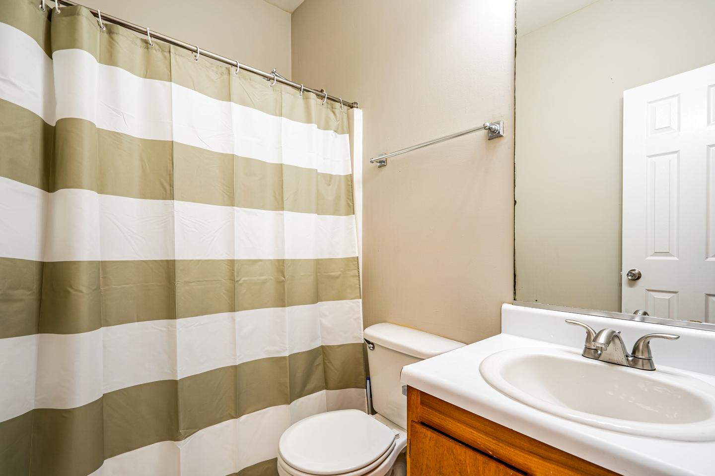 Bathroom(s)
