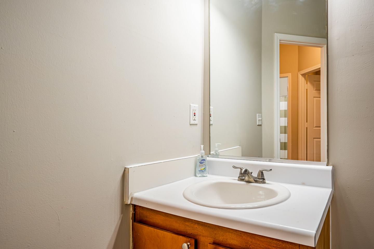 Bathroom(s)
