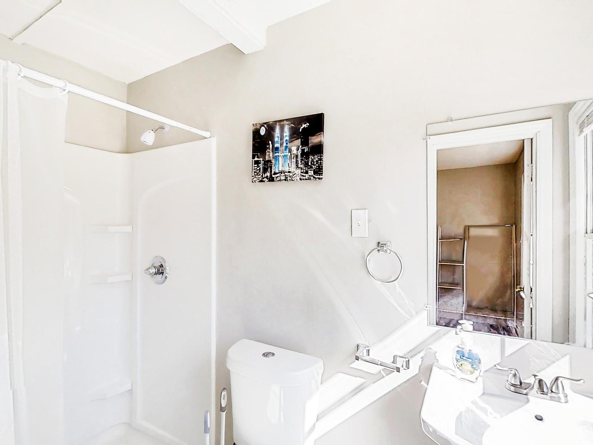 bathroom, detected: toilet