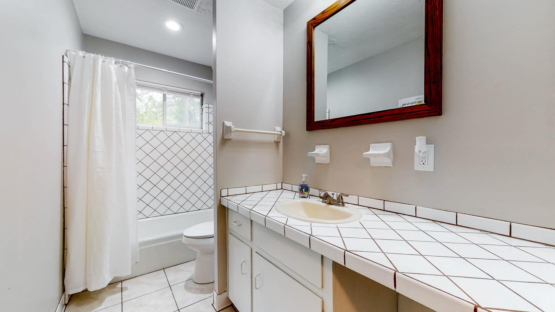 Bathroom(s)