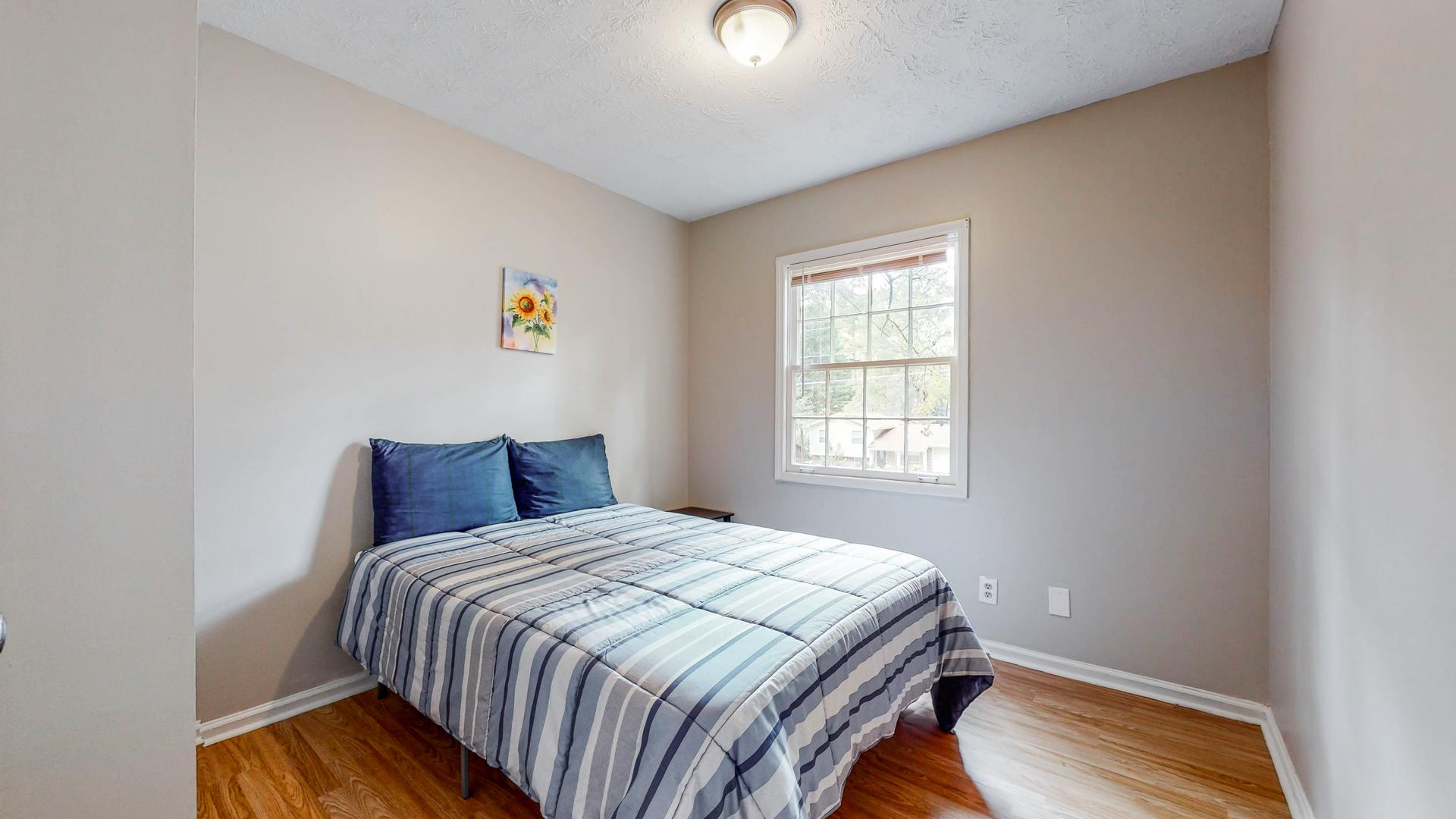 bedroom, detected: bed, window blind