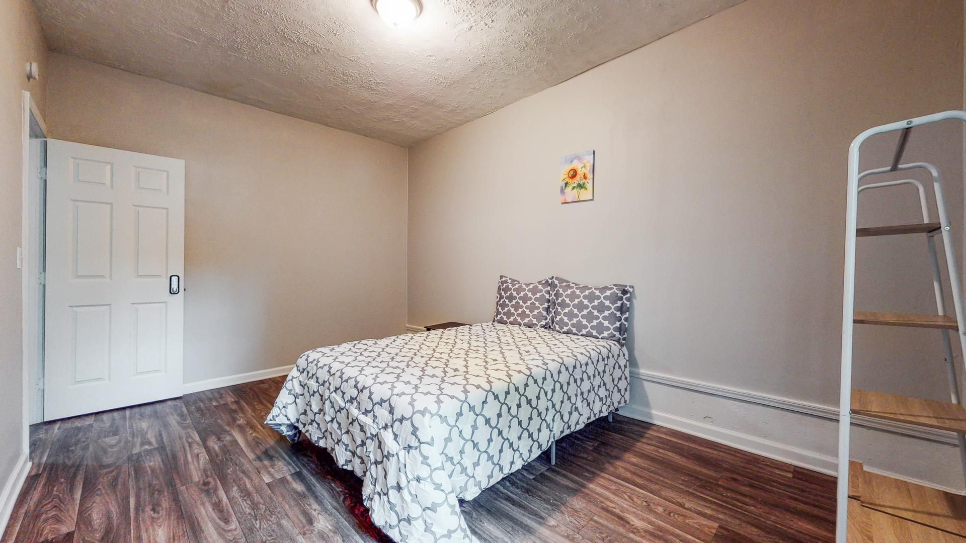 bedroom, detected: bed