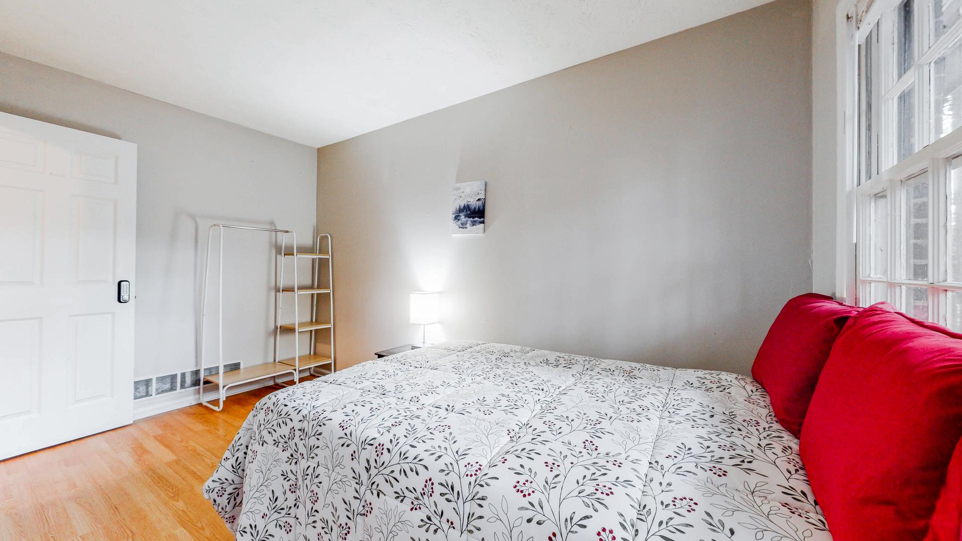 bedroom, detected: bed