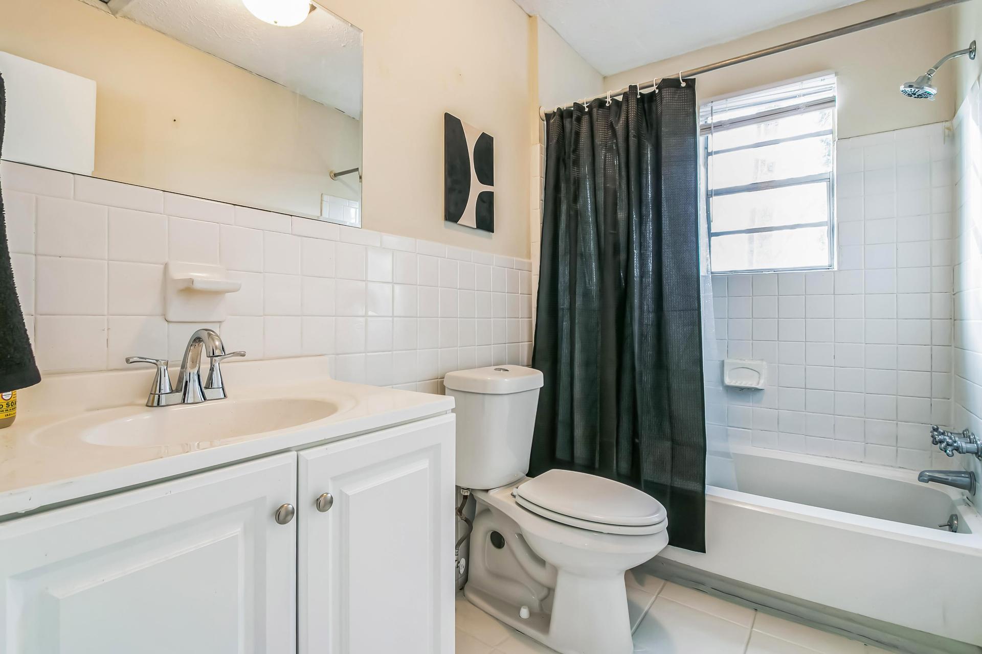 bathroom, detected:bathtub, shower