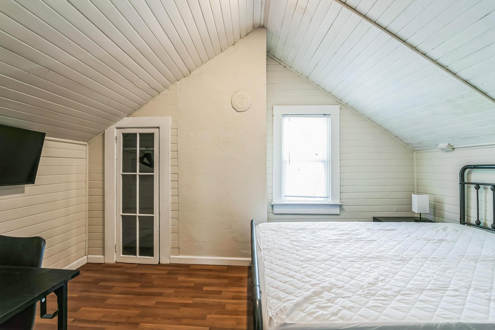 bedroom, detected:bed