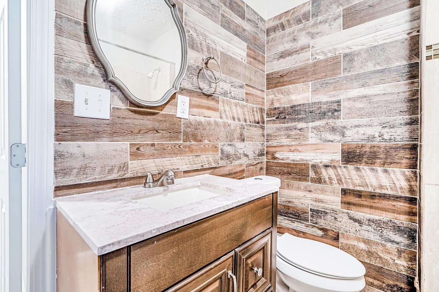 Bathroom(s)