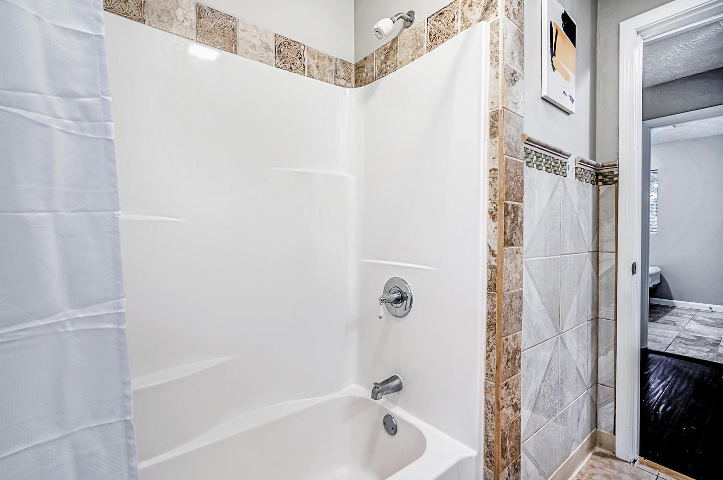 Bathroom(s)