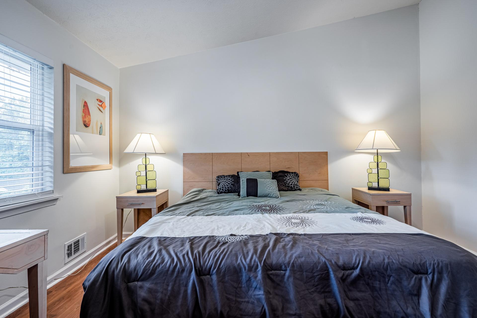 bedroom, detected: bed, window blind