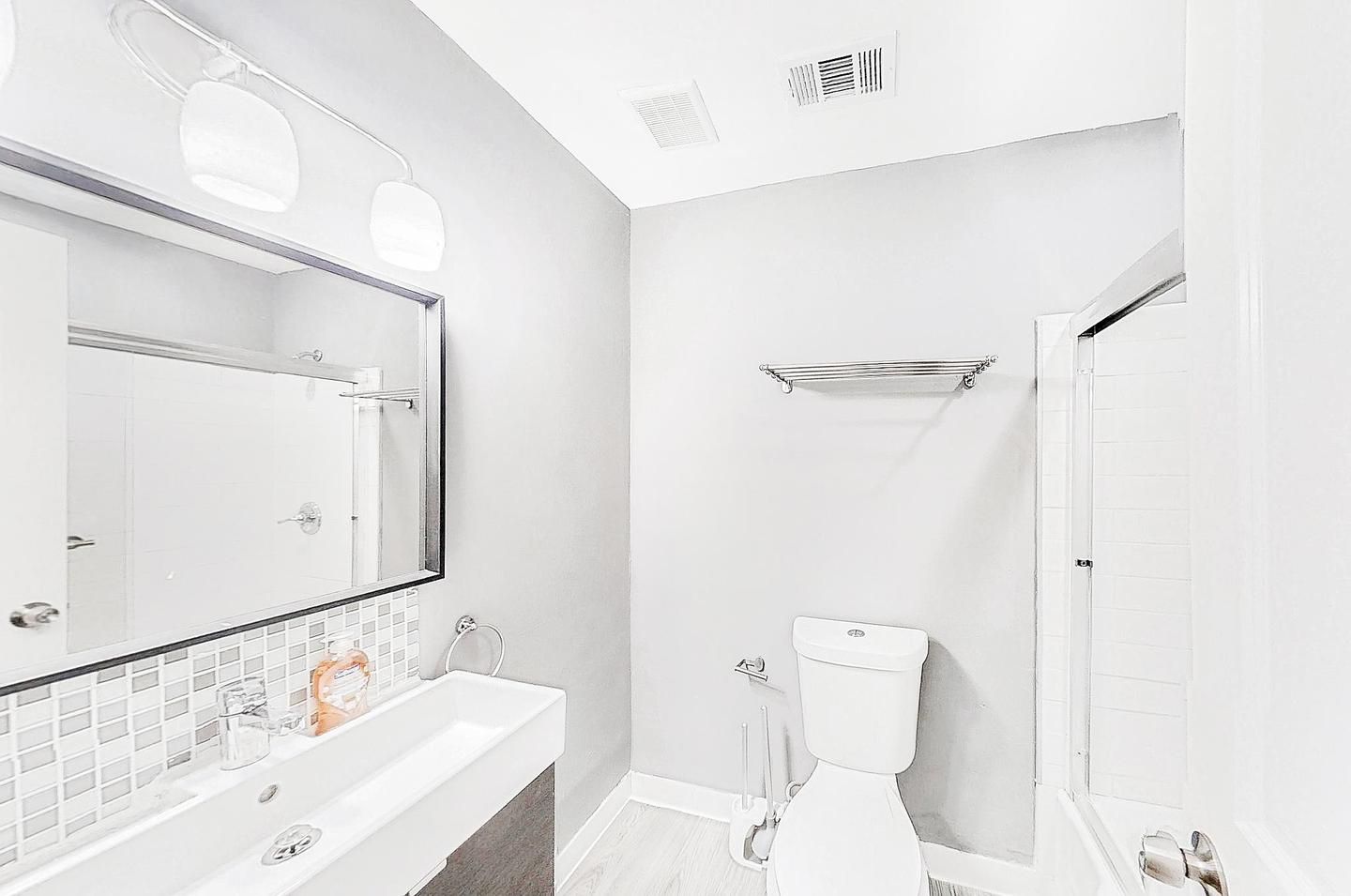 Bathroom(s)