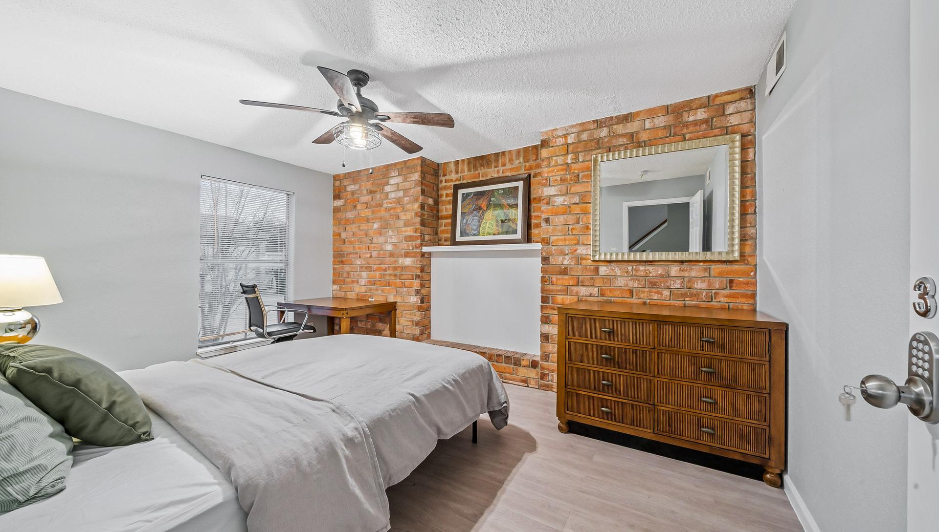 bedroom, detected: ceiling fan, bed, window blind