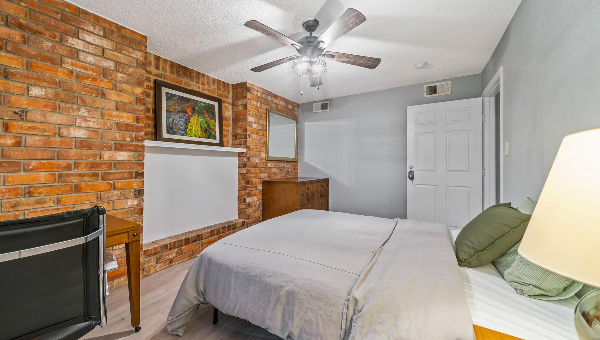 bedroom, detected: ceiling fan, bed, window blind