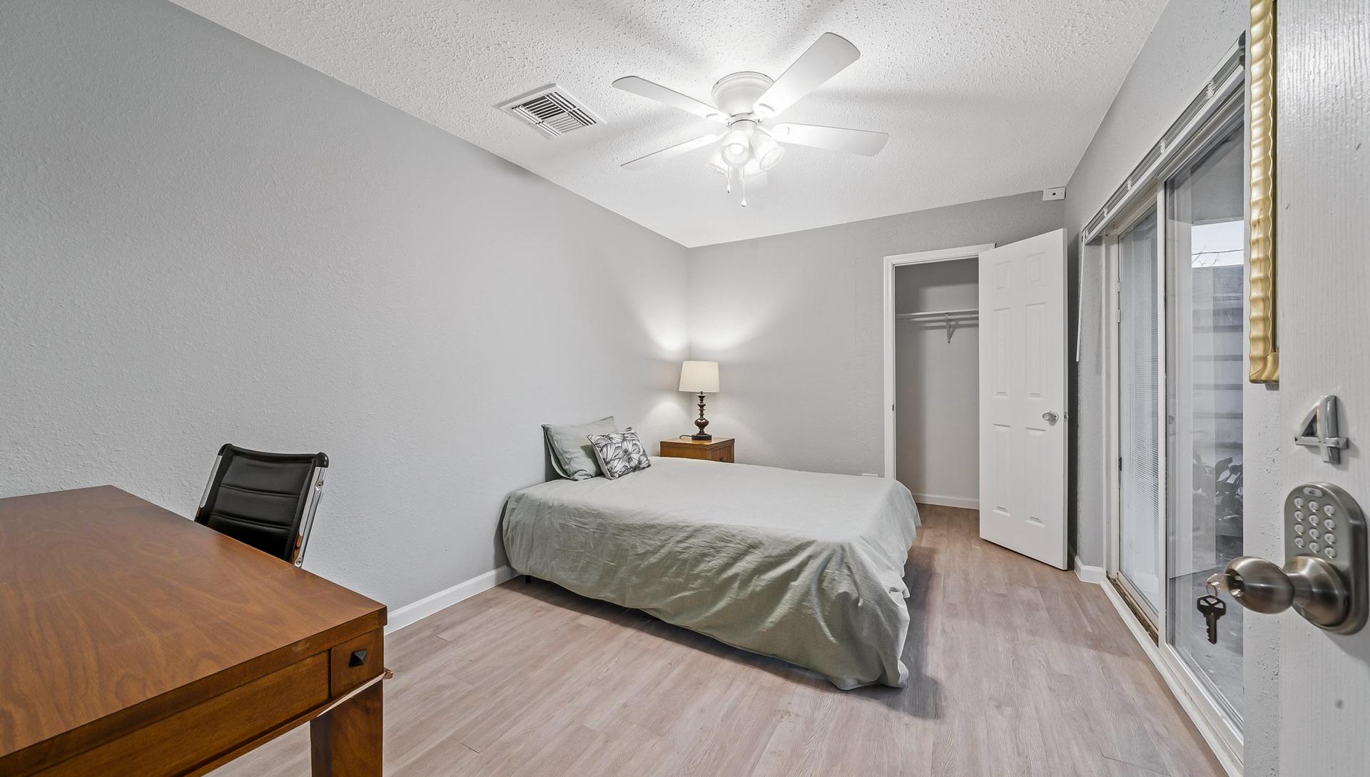 bedroom, detected: ceiling fan, bed