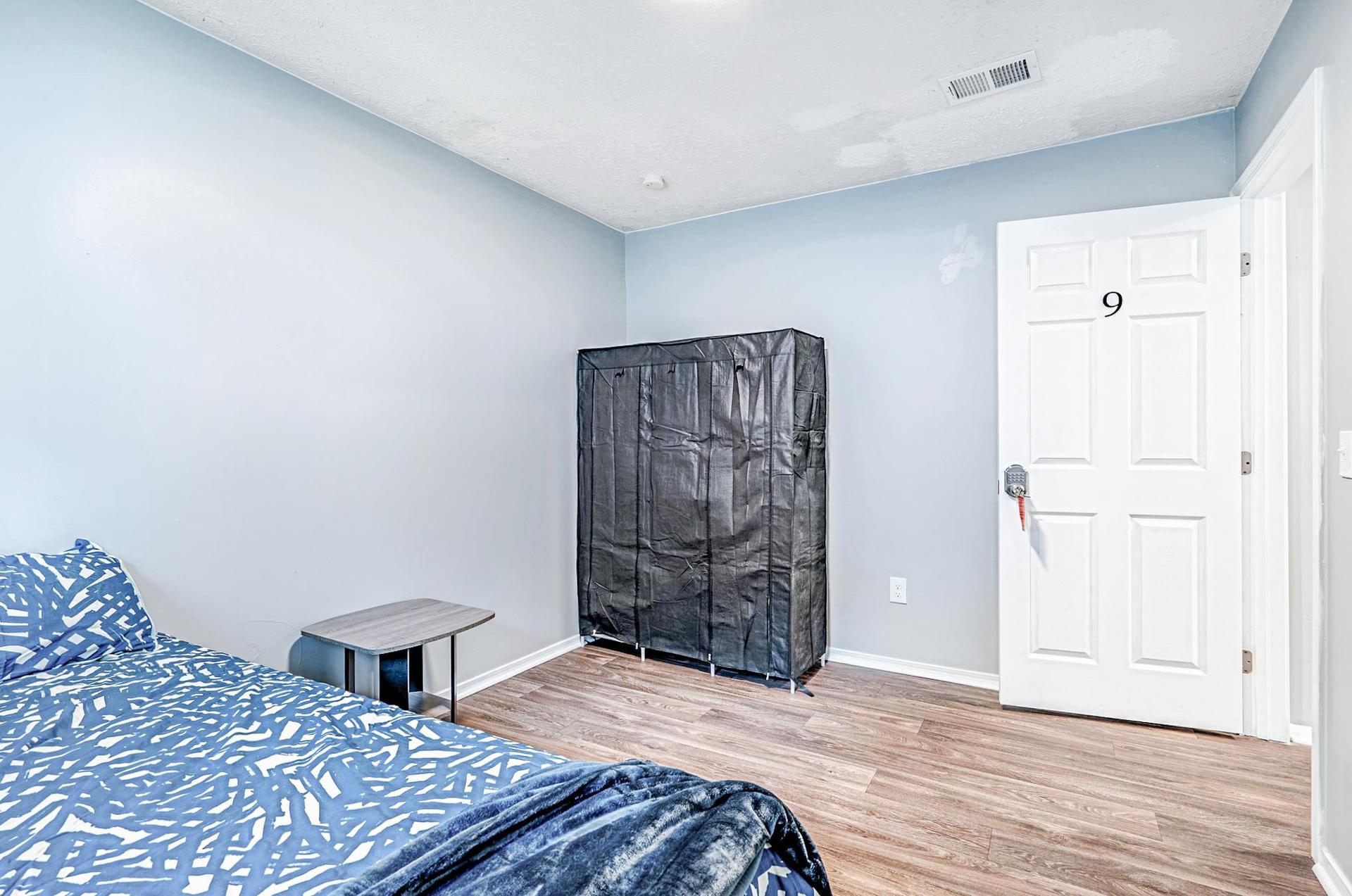 bedroom, detected: bed