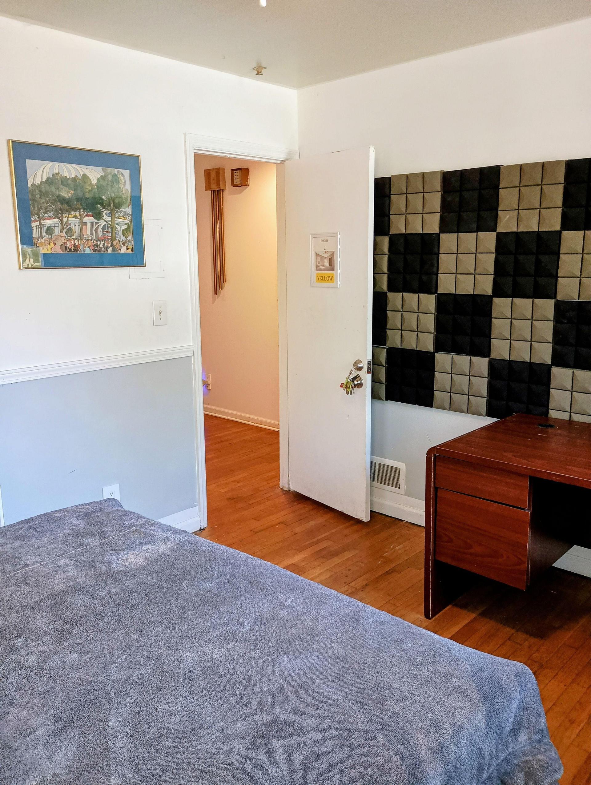 Work station with sound abatement