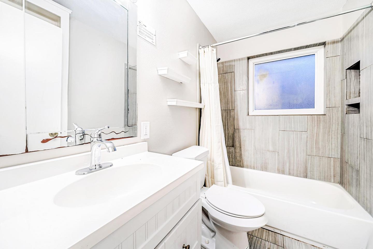 Bathroom(s)