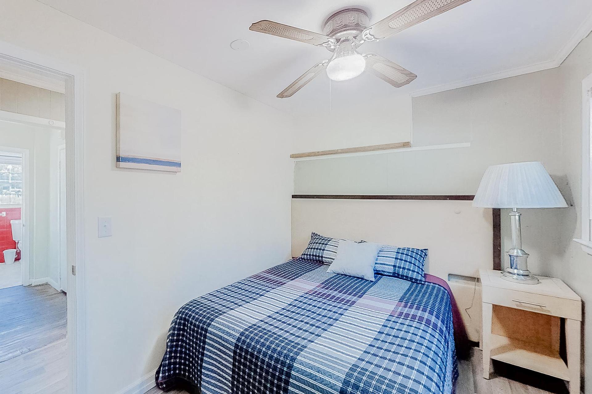 bedroom, detected: bed, fan