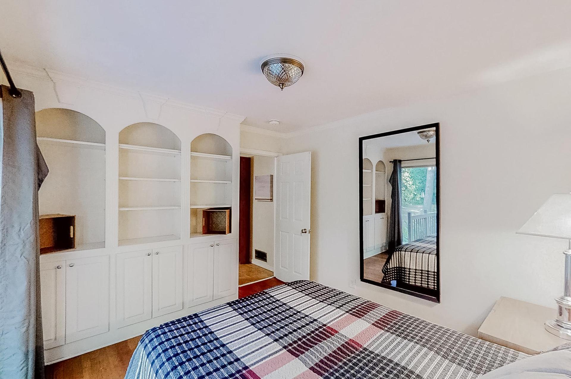 bedroom, detected: bed