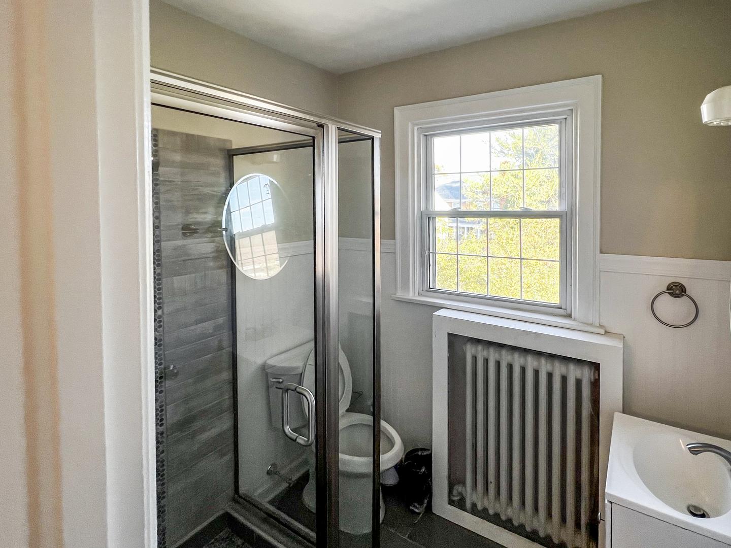 Bathroom(s)