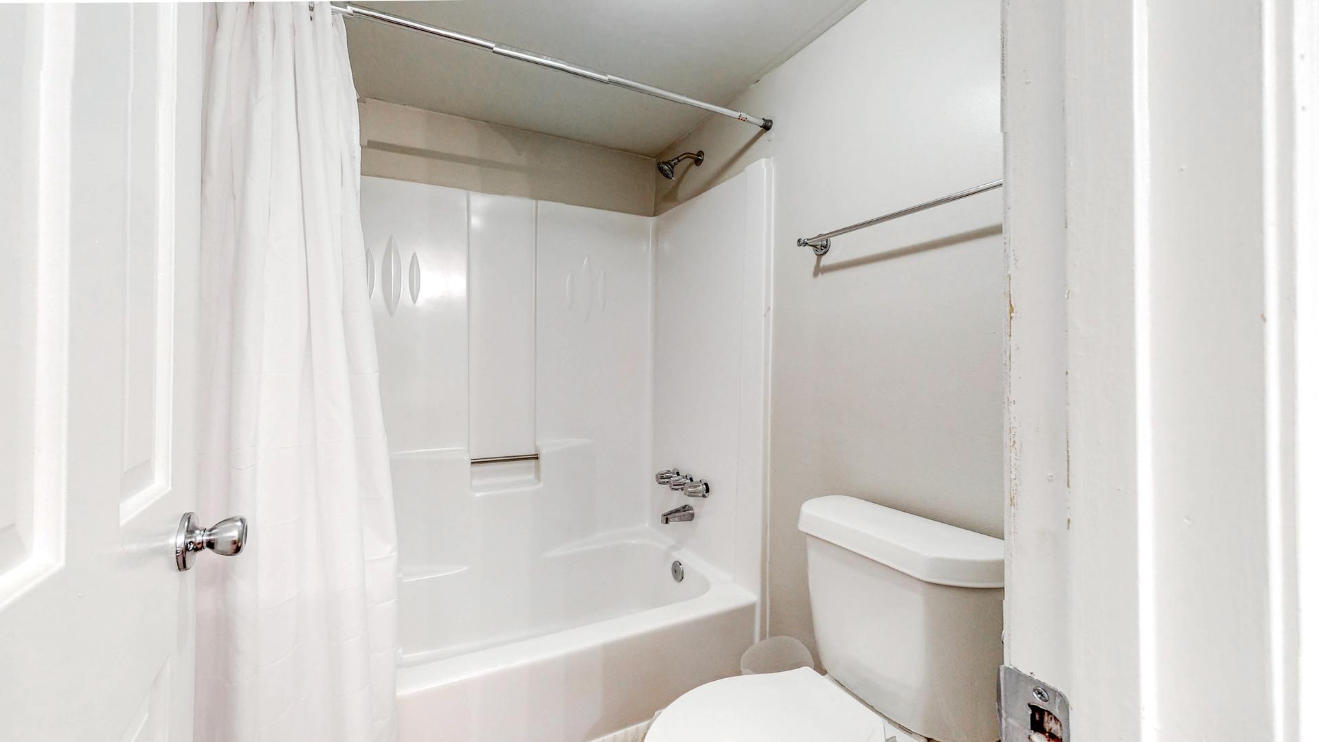 Bathroom(s)