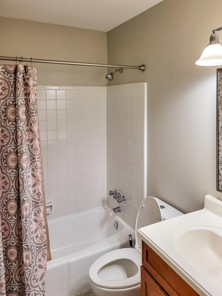 Bathroom(s)