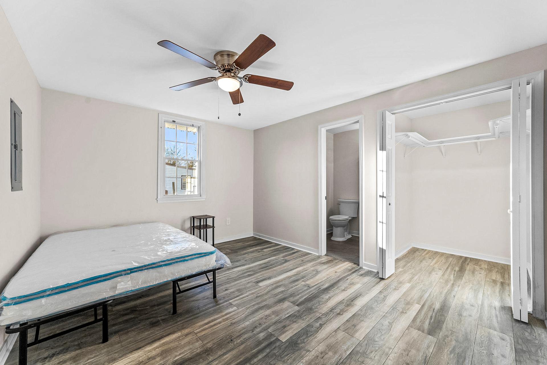 bedroom, detected: ceiling fan, window blind, bed