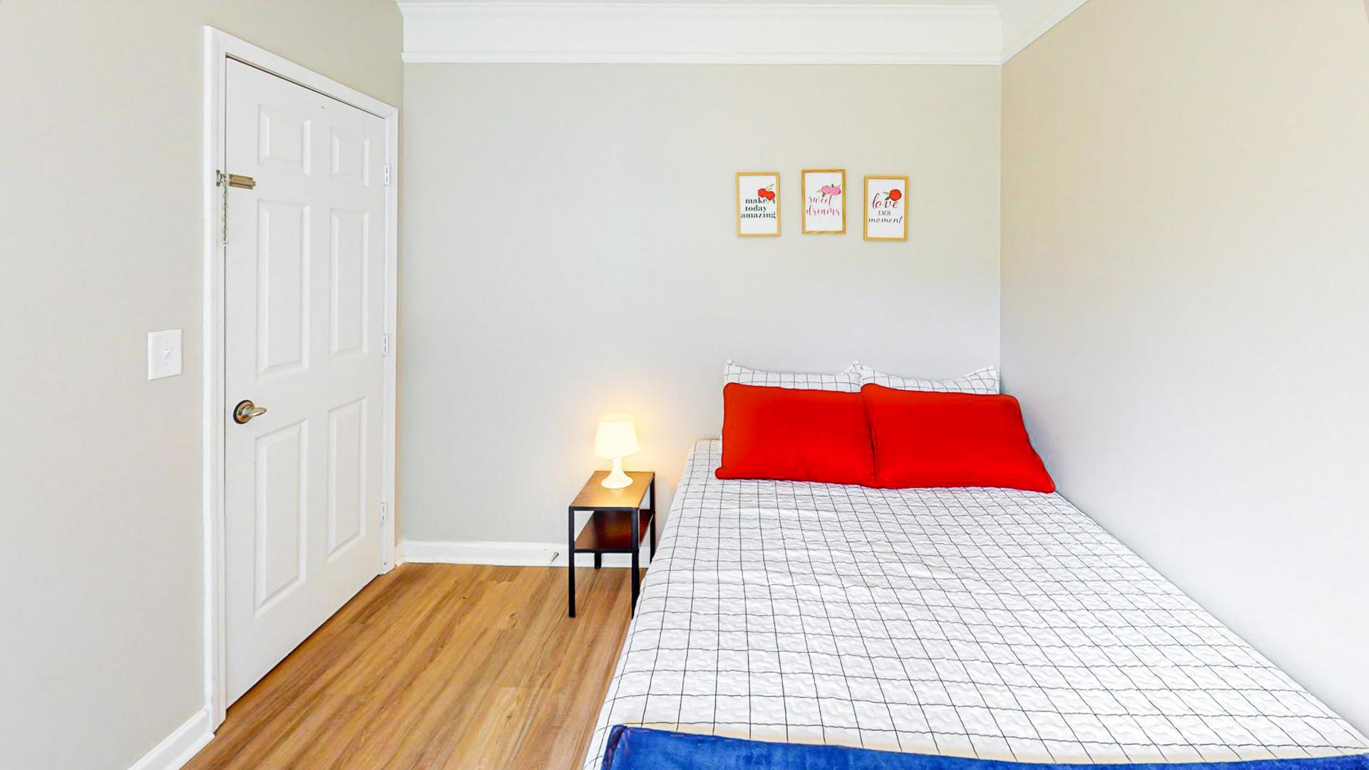 bedroom, detected: bed