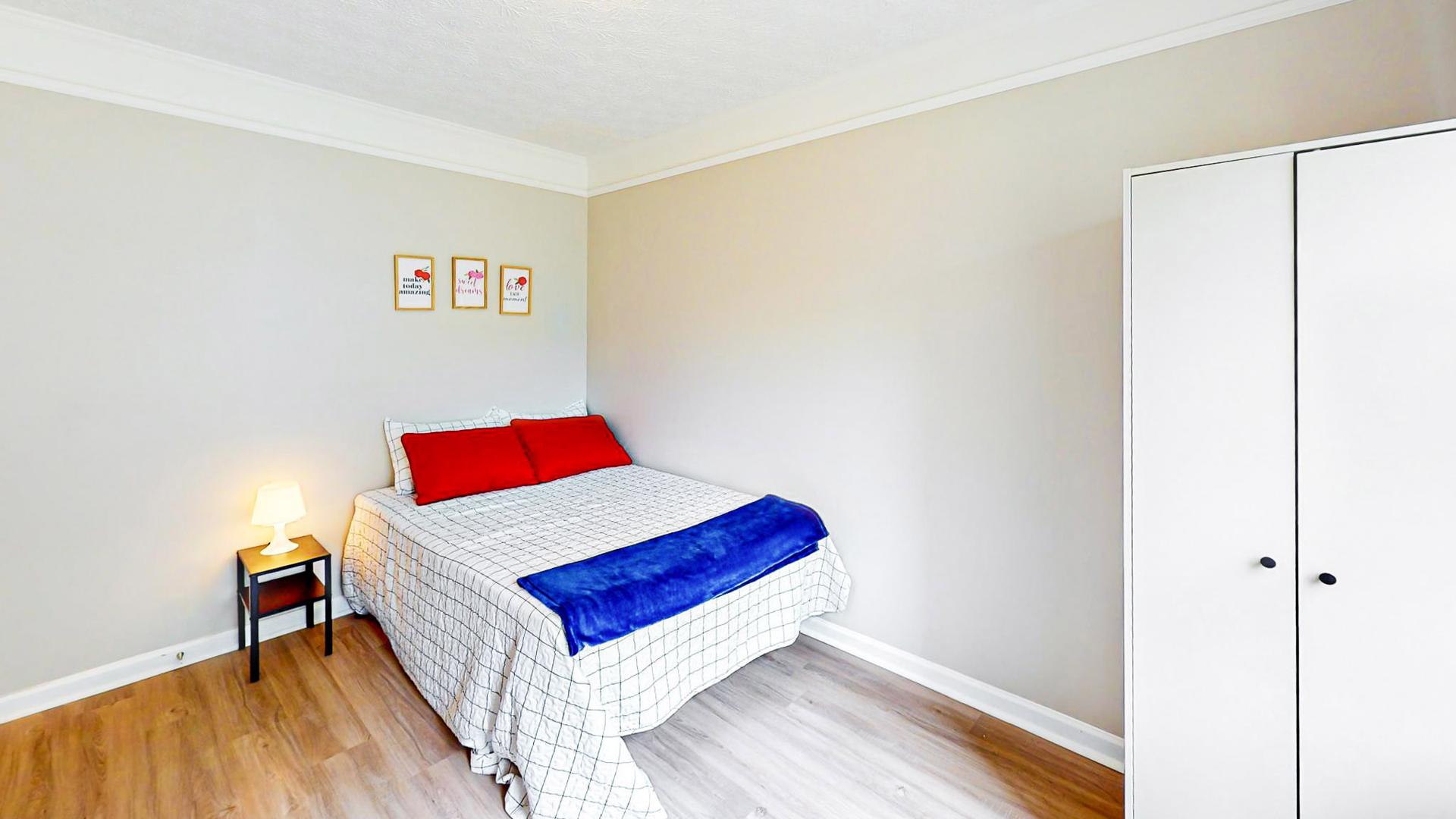 bedroom, detected: bed
