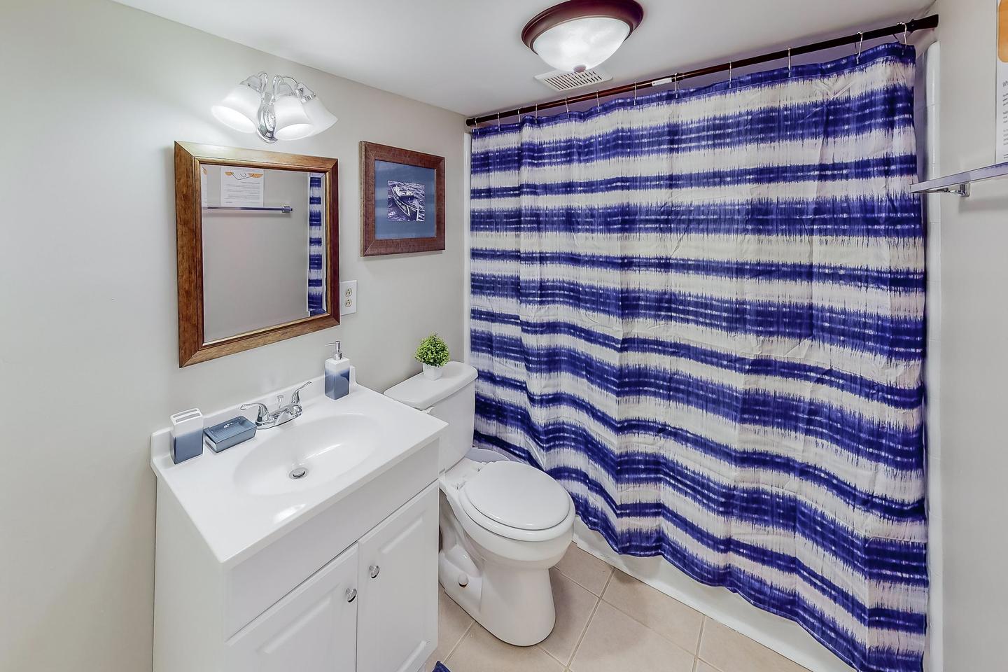 Bathroom(s)