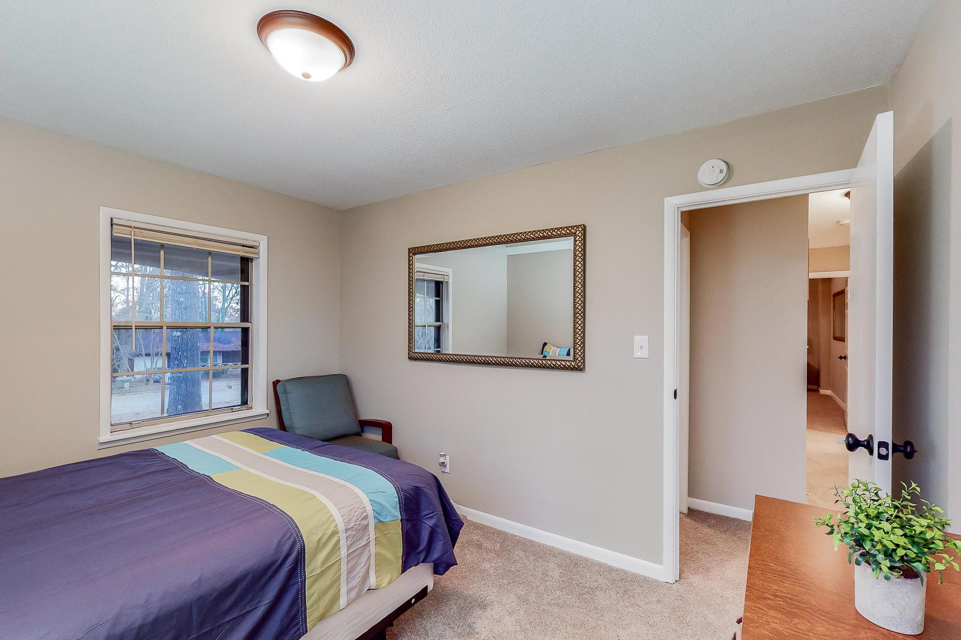 bedroom, detected: bed, window blind