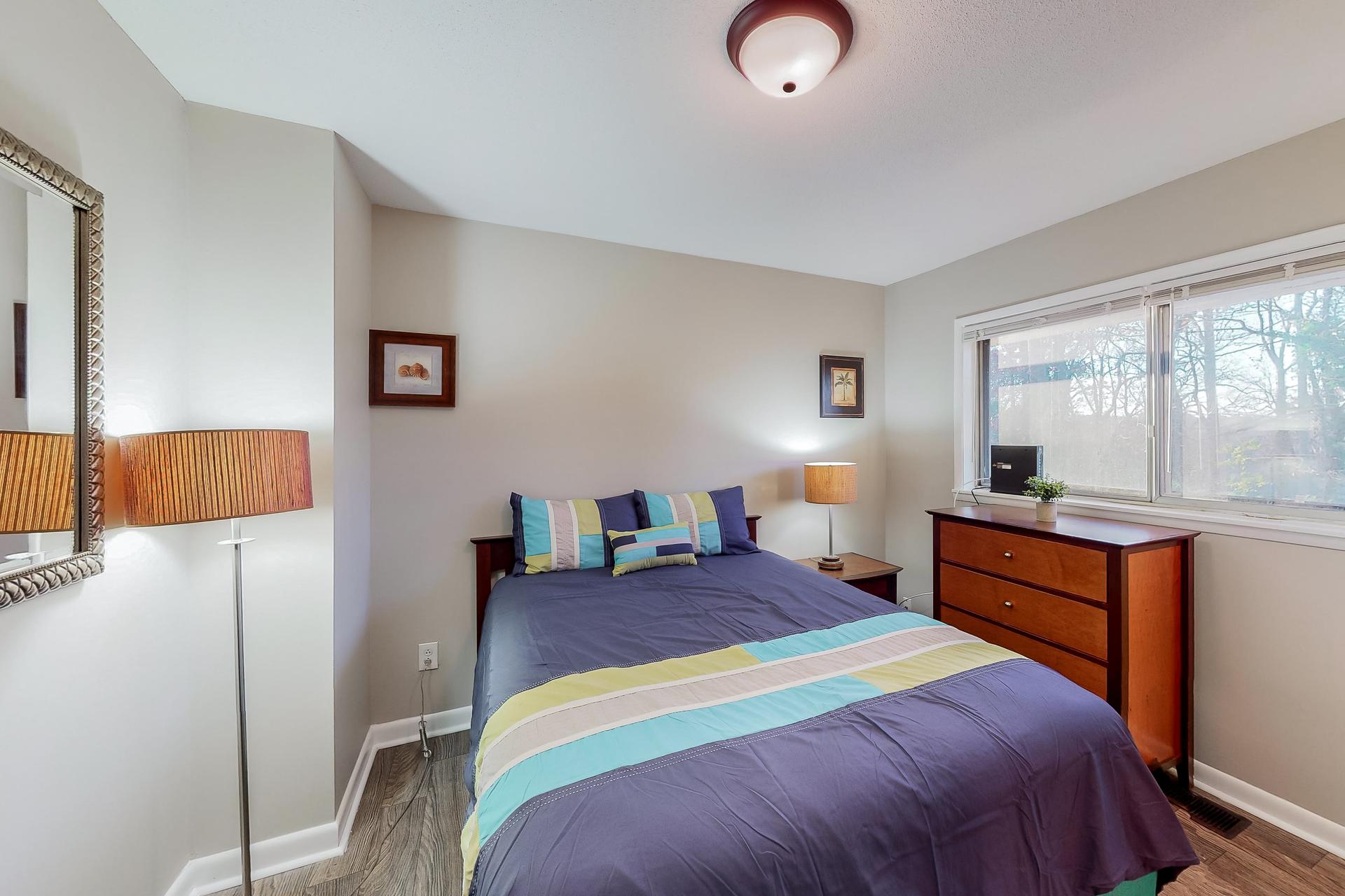 bedroom, detected: bed, window blind