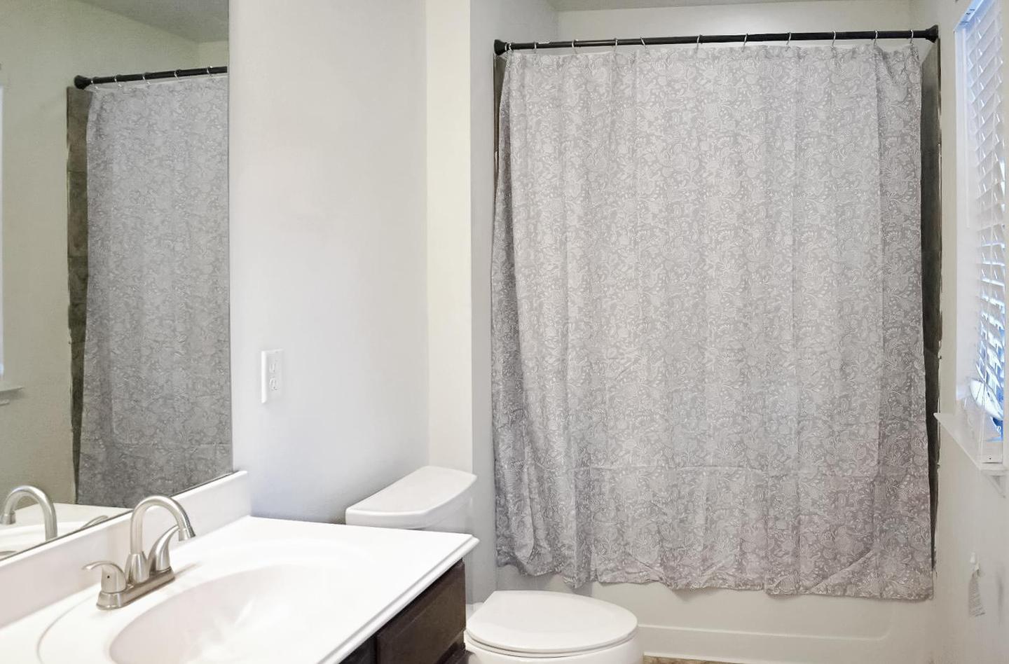 Bathroom(s)